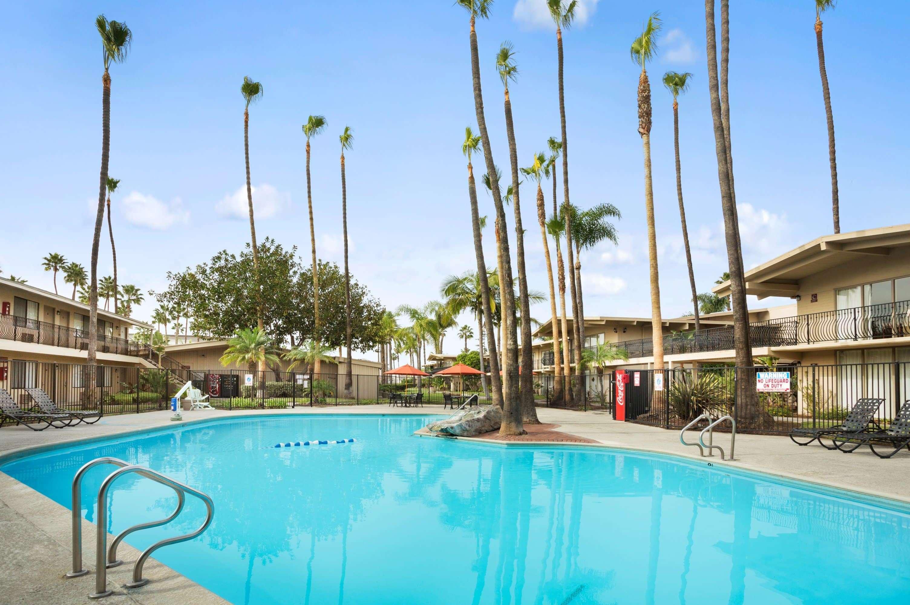 Ramada By Wyndham San Diego North Hotel & Conference Center Luaran gambar